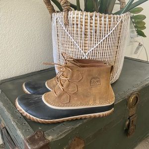 Sorel snow bootie size 10